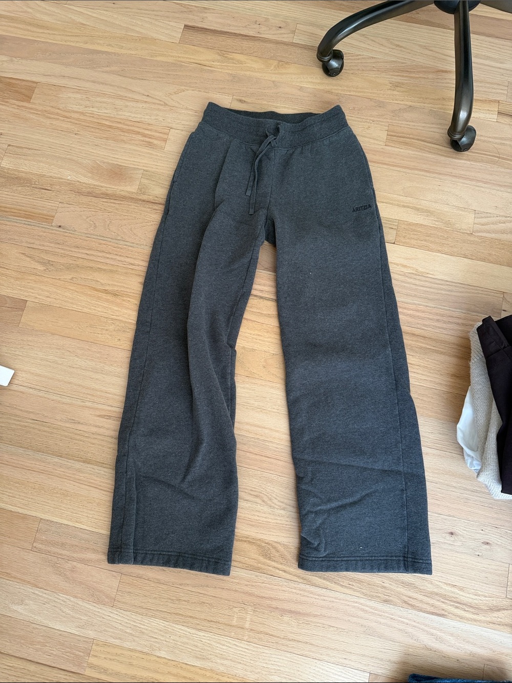 Aritzia perfect for cozy fleece sweatfleece sweatpants